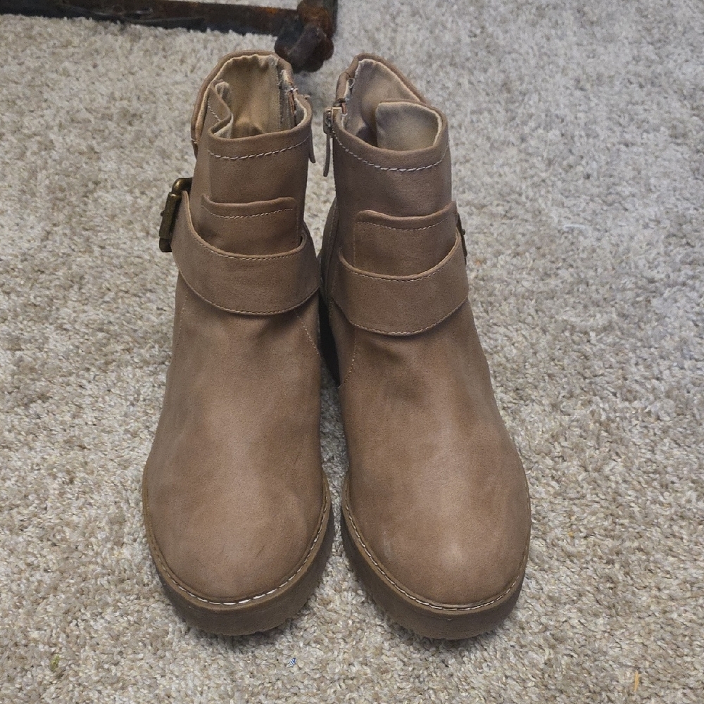 Women's Tan Ankle Boots